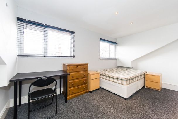 Welton Place, Hyde Park, Leeds - Photo 1