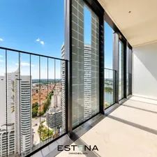 Das neue Benchmark für Skyline-Living: Exklusive Designerwohnung im DC Tower 2 - Photo 2