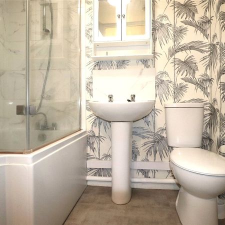 Kingsdale Court, Milton Road, Swanscombe, DA10 0LX - Photo 3