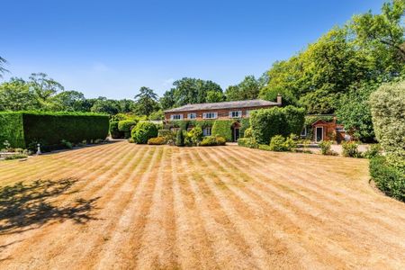 5 bedroom detached house to rent - Photo 4