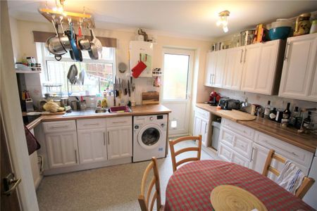 2 Bedroom House - Merlin Close, Bishops Waltham - Photo 5