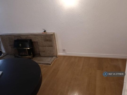 9 bedroom detached house to rent - Photo 1