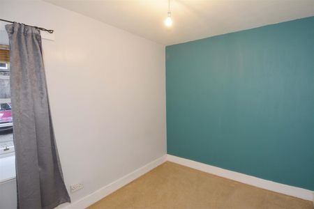1 Bed Flat - Ground Floor - Photo 2