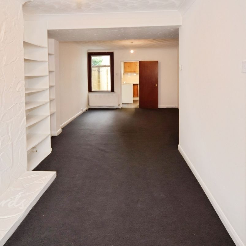 4 bedroom terraced house to rent - Photo 1