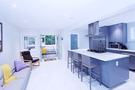 For Lease - 151 Chaplin Crescent Unit# WALK OUT LOWER, Toronto, Ontario - Photo 4