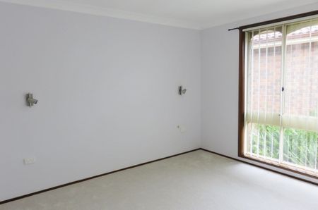 GREAT FAMILY HOME WITH POOL - Photo 3