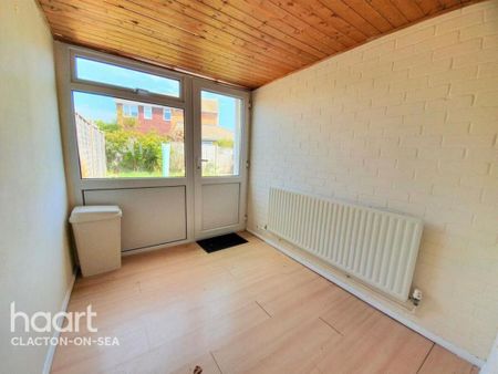 2 bedroom semi-detached bungalow to rent - Photo 2