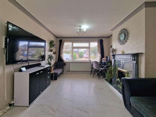 Chichester Close, Loughborough, Leicestershire, LE11 - Photo 1