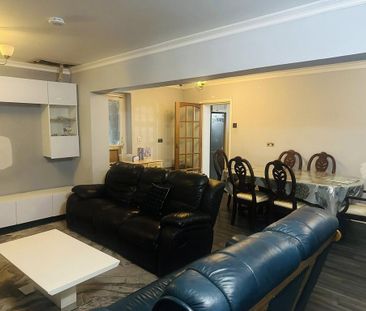 5 bedroom detached house to rent - Photo 1