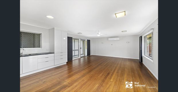 CHARMING TWO BEDROOM HOME IN THORNLANDS. - Photo 1