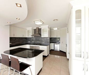 Room to Move � Large Five Bedroom Home - Photo 6