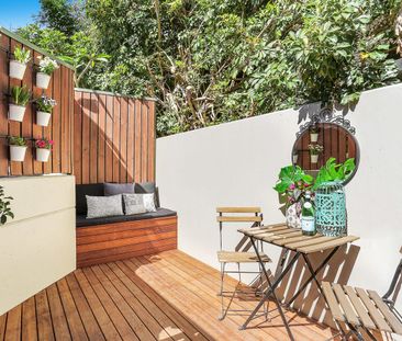 Style & quality in a modern two-level terrace - Photo 6