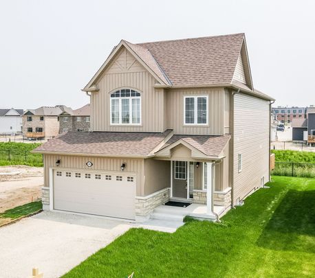 For Lease - 243 McKenzie Drive, Clearview, Ontario - Photo 1