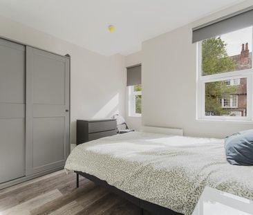 5 bedroom flat to rent - Photo 1