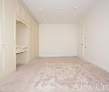 3 bedroom semi-detached house to rent - Photo 5