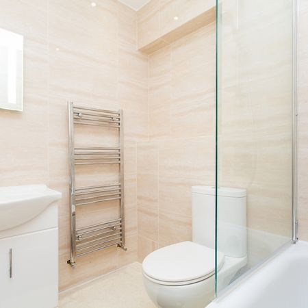 2 bedroom flat to rent - Photo 4