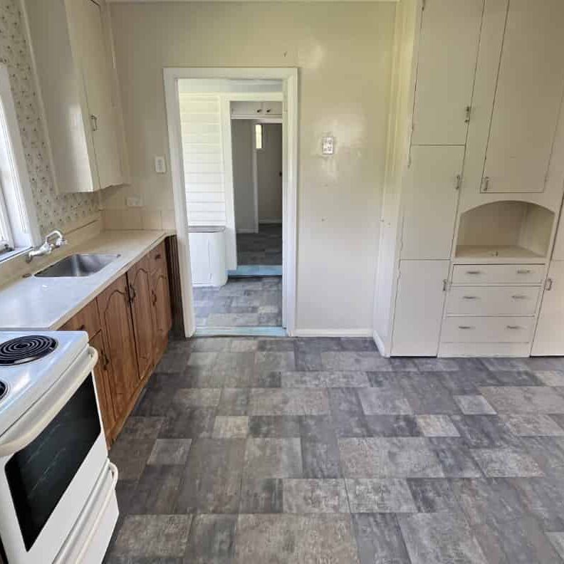 Walk to Town! - Photo 1