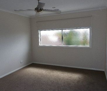 Townhouse Nestled In A Quiet Court - Photo 5