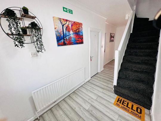 1 bedroom in a house share to rent - Photo 1
