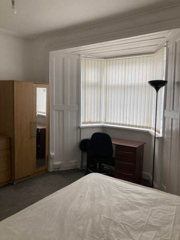 Double Room – 86 Rhondda Street, Mount Pleasant, Swansea. - Photo 3