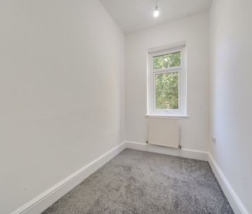 Caithness Road, Mitcham, Surrey, CR4 - Photo 2