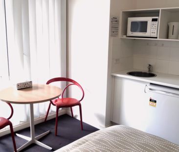 Studio with kichenette(Mini bar)-queen - Photo 3