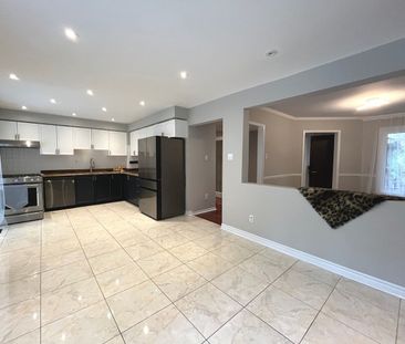 For Lease - 71 Covent Crescent, Aurora, Ontario - Photo 4