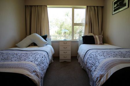 Home with Private Setting - Photo 3