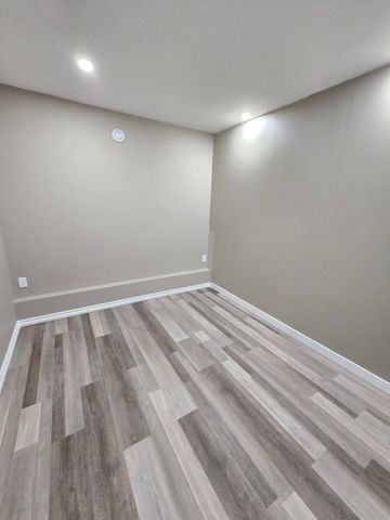 Modern Basement Suite in East Abbotsford – Utilities Included! - Photo 2