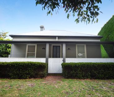 Charming Family Home In The Heart Of Flinders - Photo 2