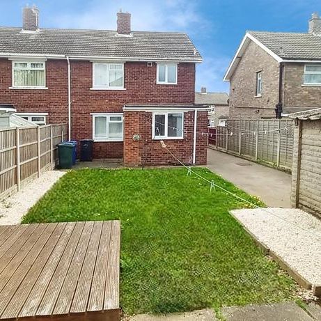 3 bedroom semi-detached house to rent - Photo 1