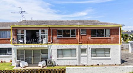 Beachside Living in the Heart of Kohimarama - Photo 4
