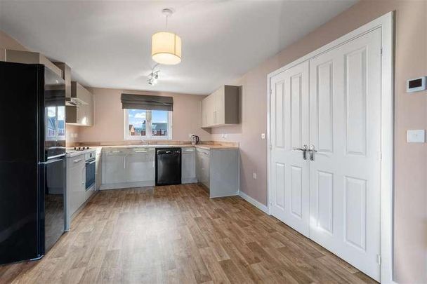 St Johns Grange Mullarkey Drive, Lichfield, WS14 - Photo 1