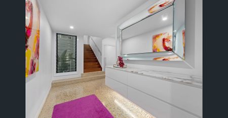 Family Home in Norman Park - Photo 3