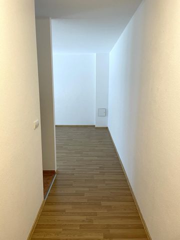 Ruhige, helle 1,5- Zimmer- Wohnung mit Terrasse in Uninähe - auf Wunsch mit Stellplatz! - Photo 2