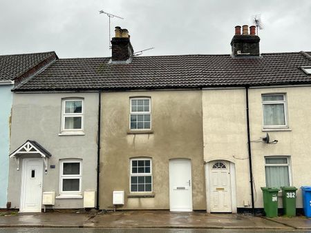 2 bedroom terraced house to rent - Photo 2