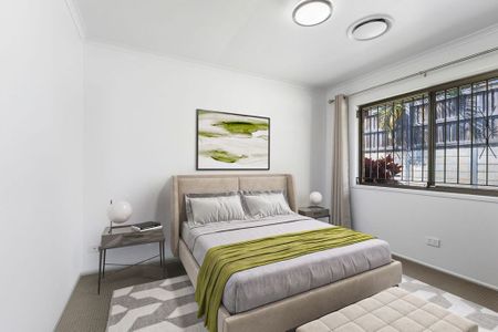 Effortless Living in a Stylish, Updated Single-Story Family Residence - Photo 2