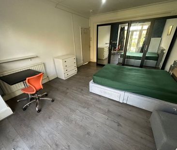 Room in a Shared House, Hendon Lane, N3 - Photo 2