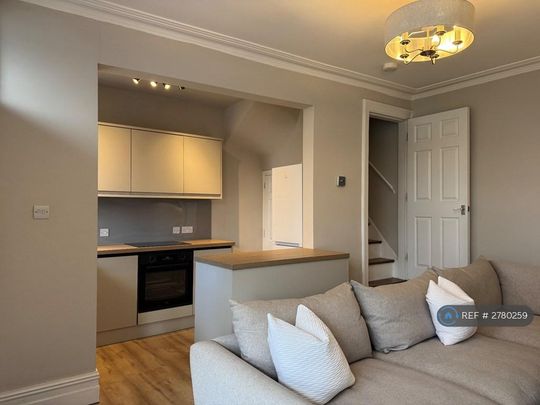 2 bedroom terraced house to rent - Photo 1