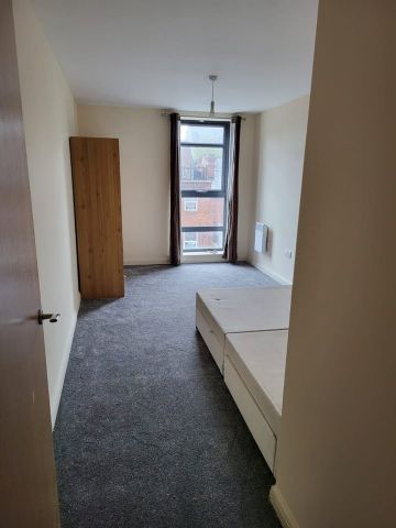 1 Bed Flat, Kennet St, RG1 - Photo 3