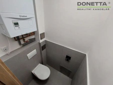 Pronájem nového bytu 2+kk, balkón – Masarykovo náměstí, HK - Photo 3