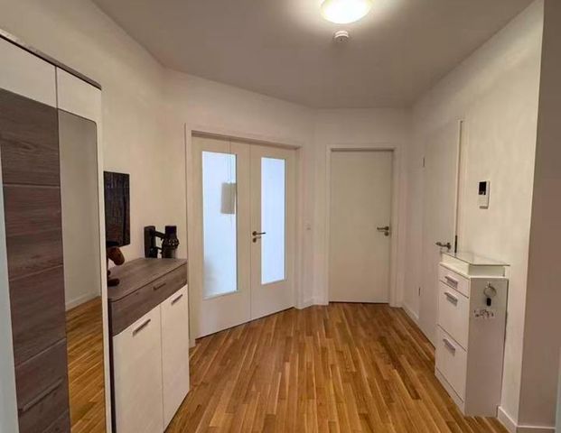 Helle Wohnung mit Balkon in Seenähe (Potsdam West) - Photo 1