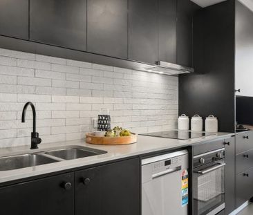 711 / 90 Swain St, Gungahlin - Photo 2