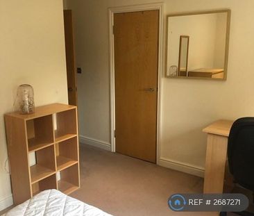 2 bedroom flat to rent - Photo 4