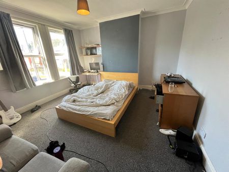 Ash Road, Headingley, LS6 3HD, Leeds - Photo 2