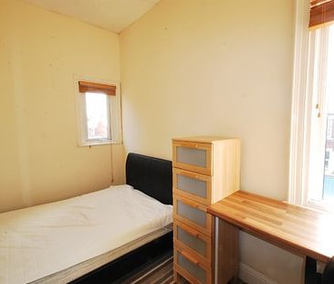 5 Bed - Warton Terrace, Heaton - Photo 6