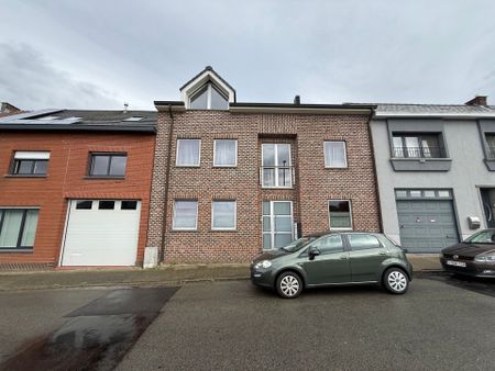 BURST - Dakappartement vlakbij het station. - Photo 5