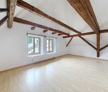 LUMINEUX 3 ½ PIECES - Avec cachet dans les combles ! - Foto 1