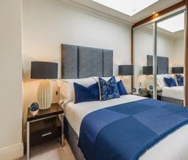 Two Bedroom Flat to rent in London - Photo 4
