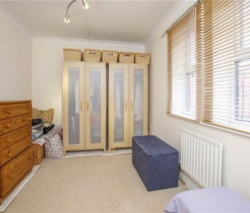 4 bedroom end of terrace house to rent - Photo 4